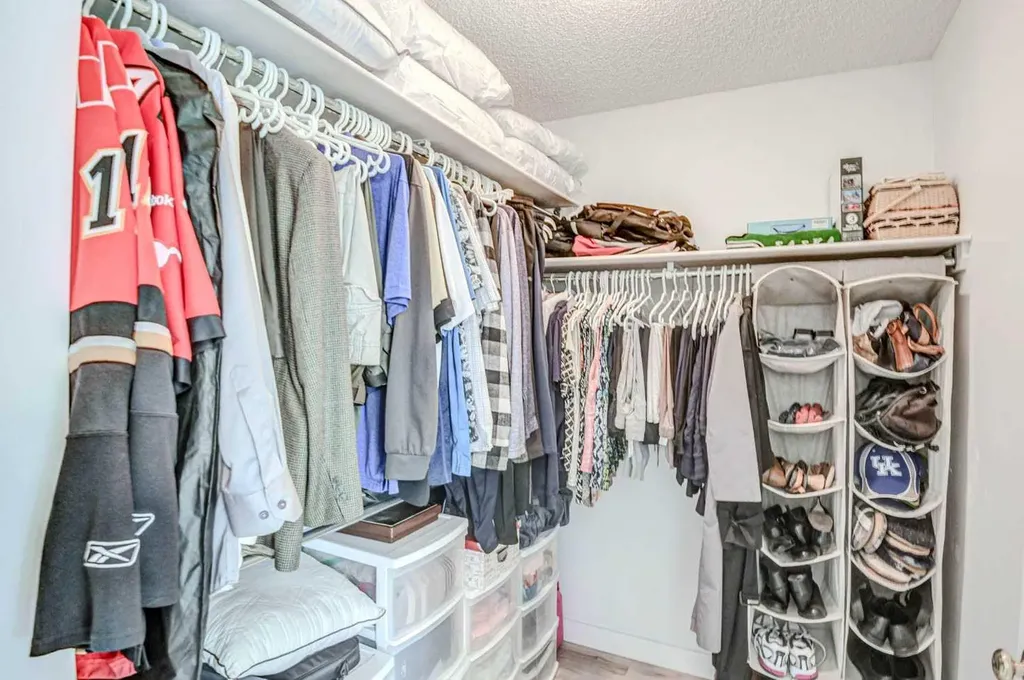 58 Sierra Morena Gardens SW Calgary AB T3H 3P4