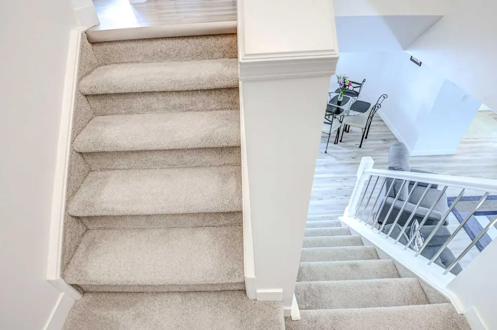 58 Sierra Morena Gardens SW Calgary AB T3H 3P4