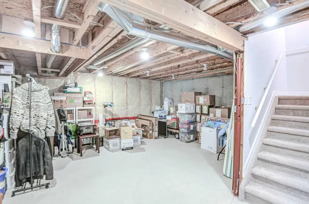 58 Sierra Morena Gardens SW Calgary AB T3H 3P4