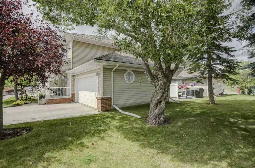 58 Sierra Morena Gardens SW Calgary AB T3H 3P4