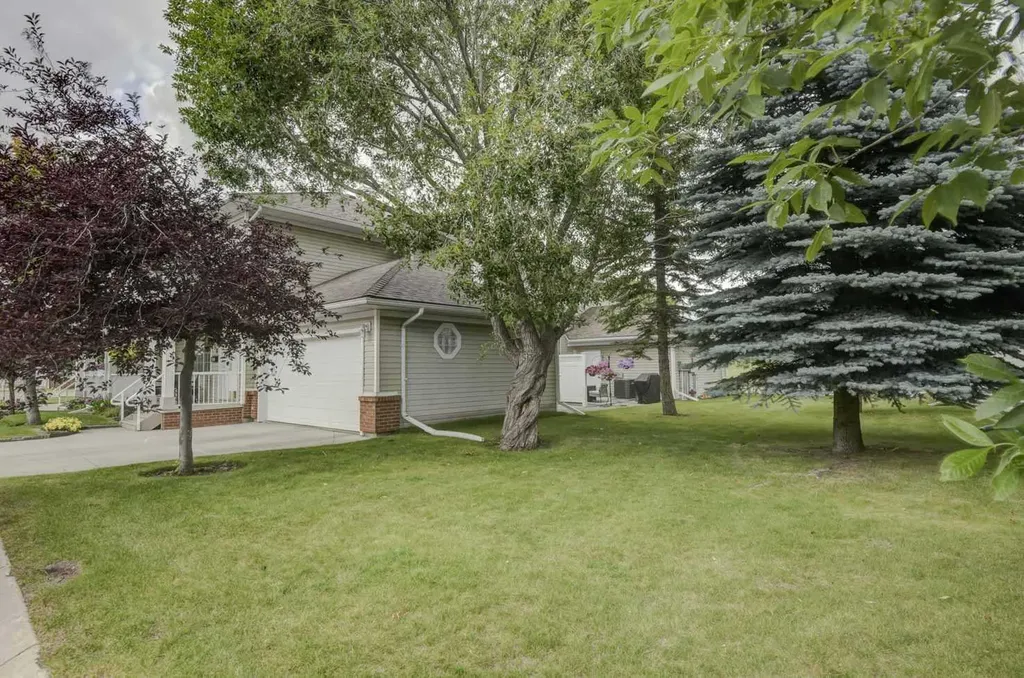 58 Sierra Morena Gardens SW Calgary AB T3H 3P4