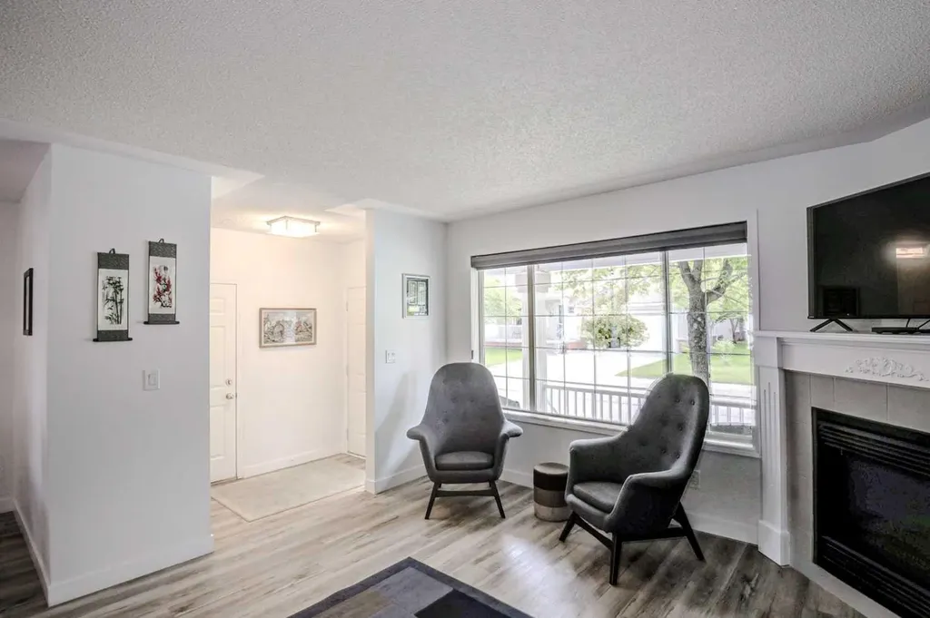 58 Sierra Morena Gardens SW Calgary AB T3H 3P4