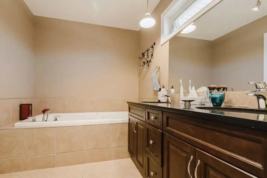 10411 103 Avenue Sexsmith AB T0H 3C0