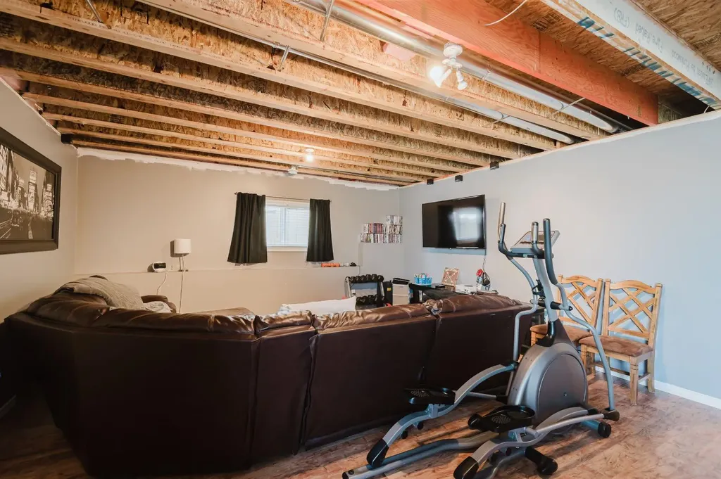 10411 103 Avenue Sexsmith AB T0H 3C0