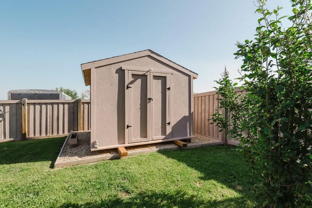 10411 103 Avenue Sexsmith AB T0H 3C0
