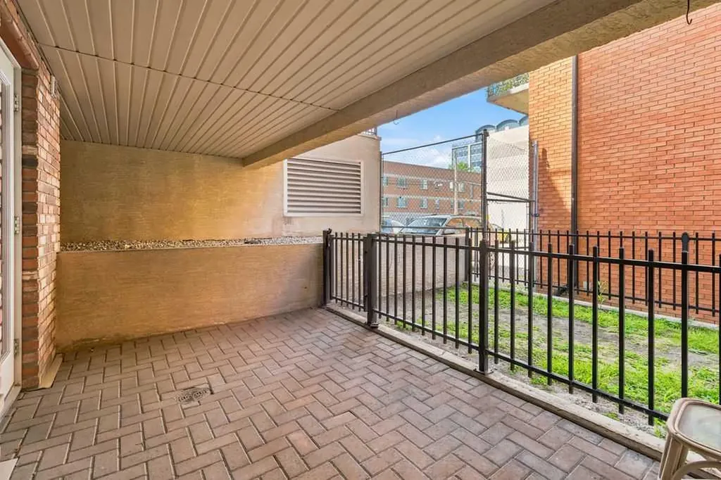 323 18 Avenue SW Calgary AB T2S 0C4