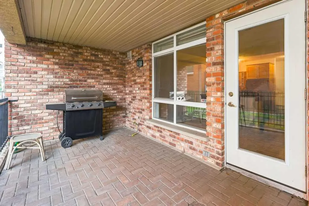 323 18 Avenue SW Calgary AB T2S 0C4