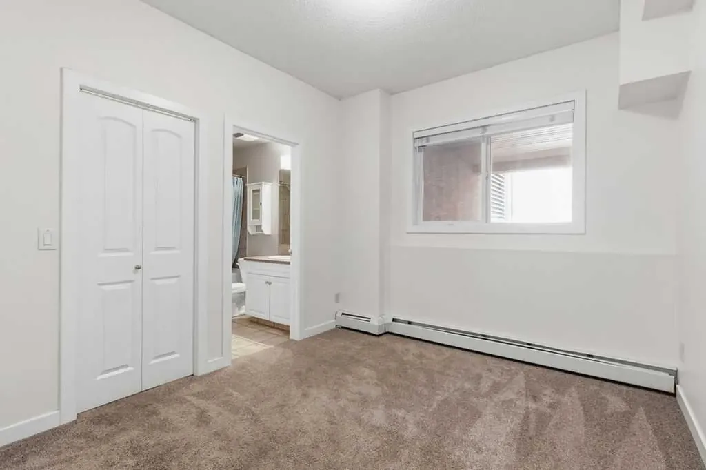 323 18 Avenue SW Calgary AB T2S 0C4
