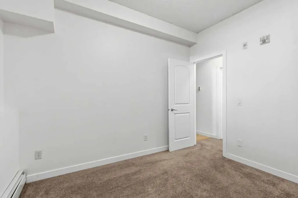323 18 Avenue SW Calgary AB T2S 0C4