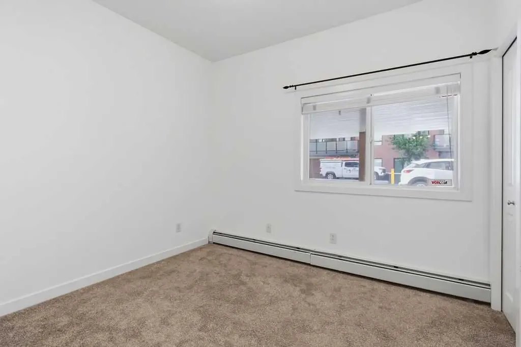 323 18 Avenue SW Calgary AB T2S 0C4