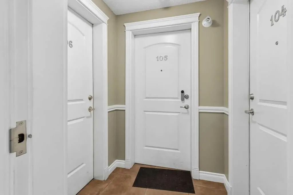 323 18 Avenue SW Calgary AB T2S 0C4
