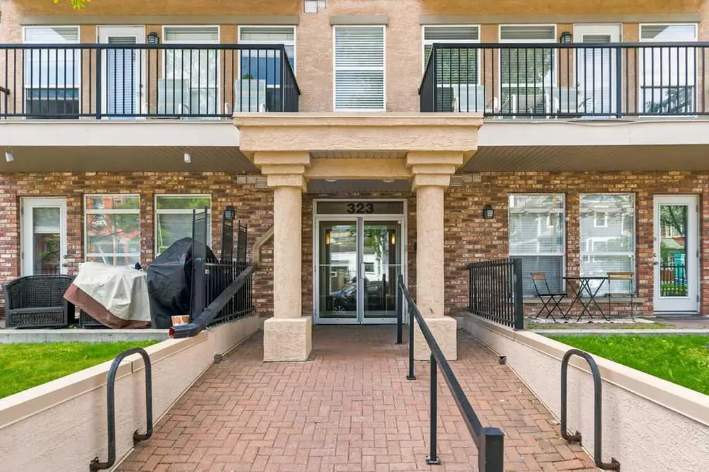 323 18 Avenue SW Calgary AB T2S 0C4