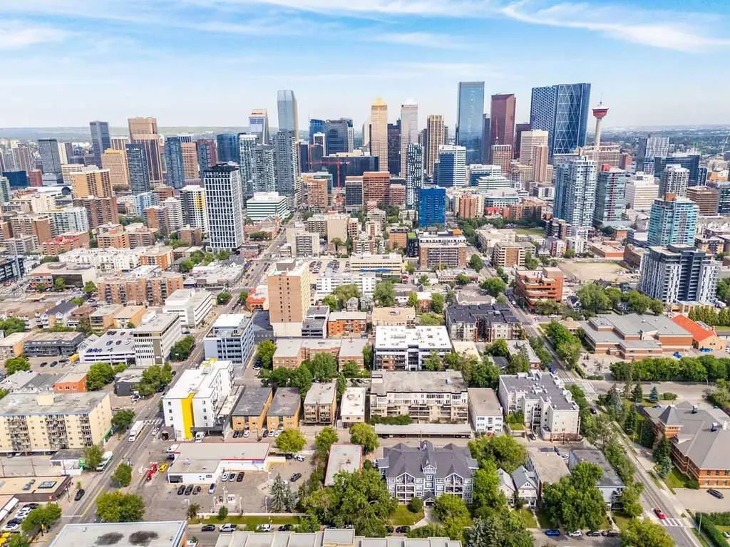 323 18 Avenue SW Calgary AB T2S 0C4