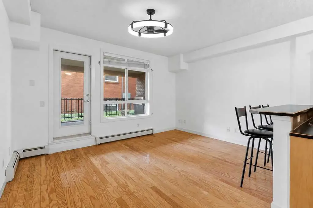 323 18 Avenue SW Calgary AB T2S 0C4