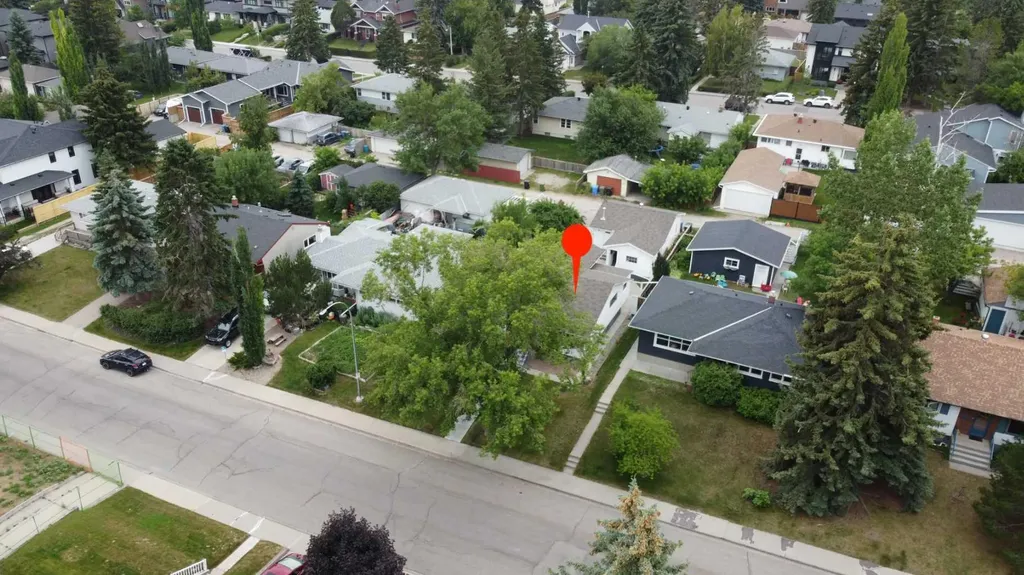 2915 13 Avenue NW Calgary AB T2N 1M1