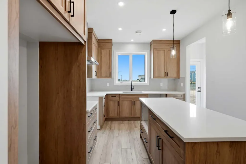 8581 Huxbury Drive NE Calgary AB T2A 4Y1