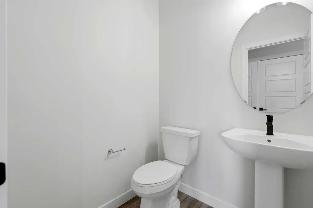 8581 Huxbury Drive NE Calgary AB T2A 4Y1