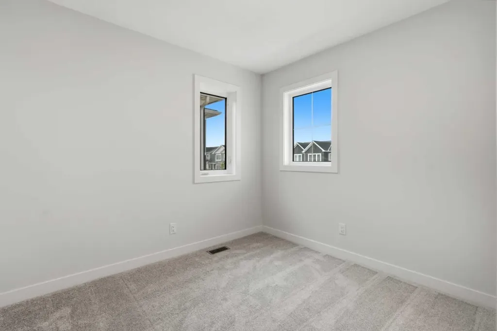8581 Huxbury Drive NE Calgary AB T2A 4Y1