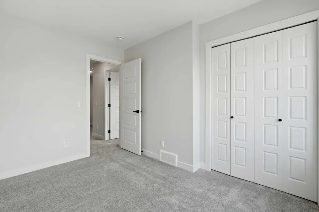 8581 Huxbury Drive NE Calgary AB T2A 4Y1