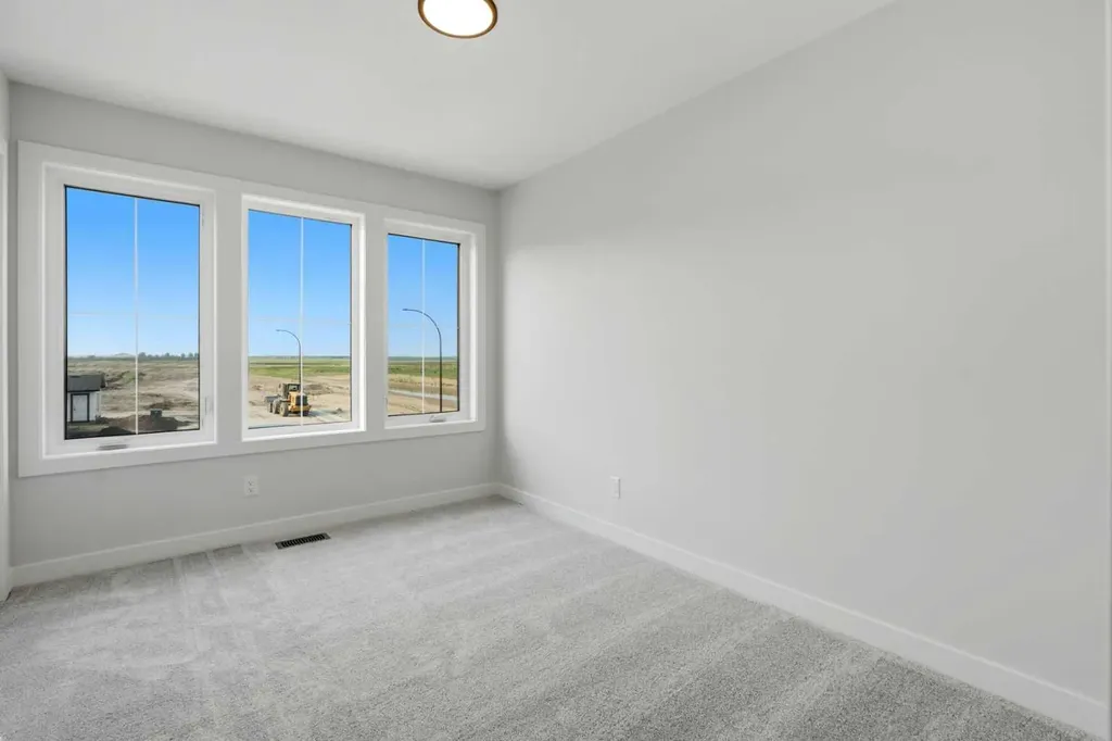 8581 Huxbury Drive NE Calgary AB T2A 4Y1