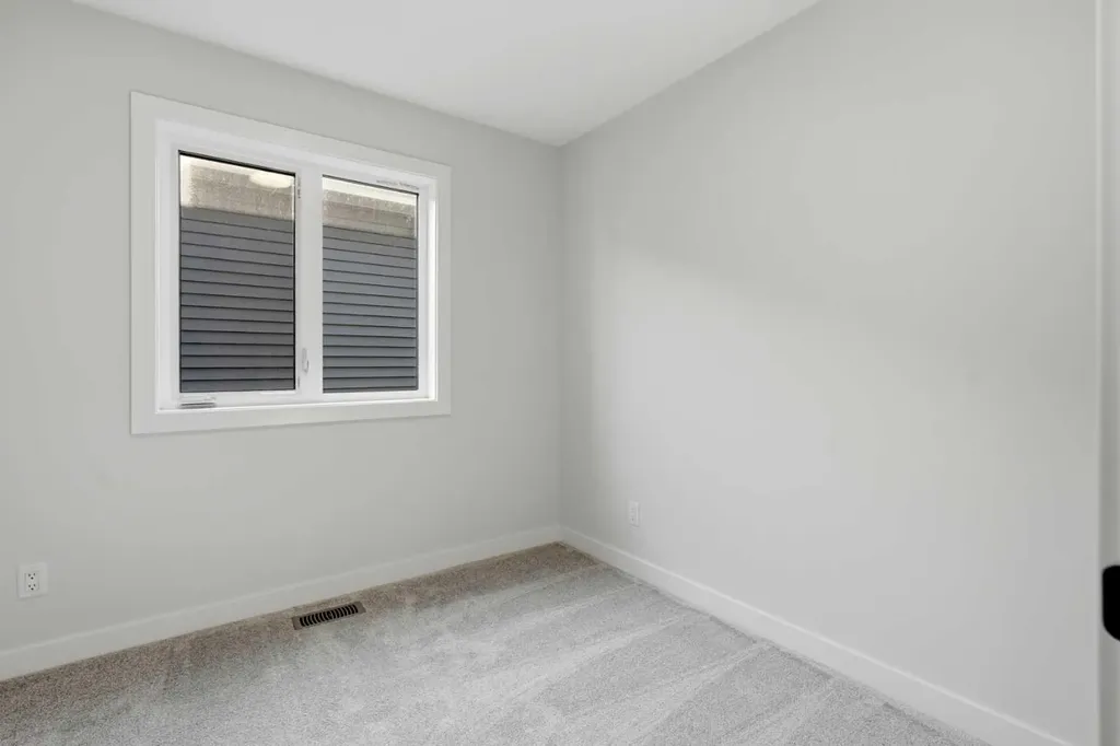 8581 Huxbury Drive NE Calgary AB T2A 4Y1