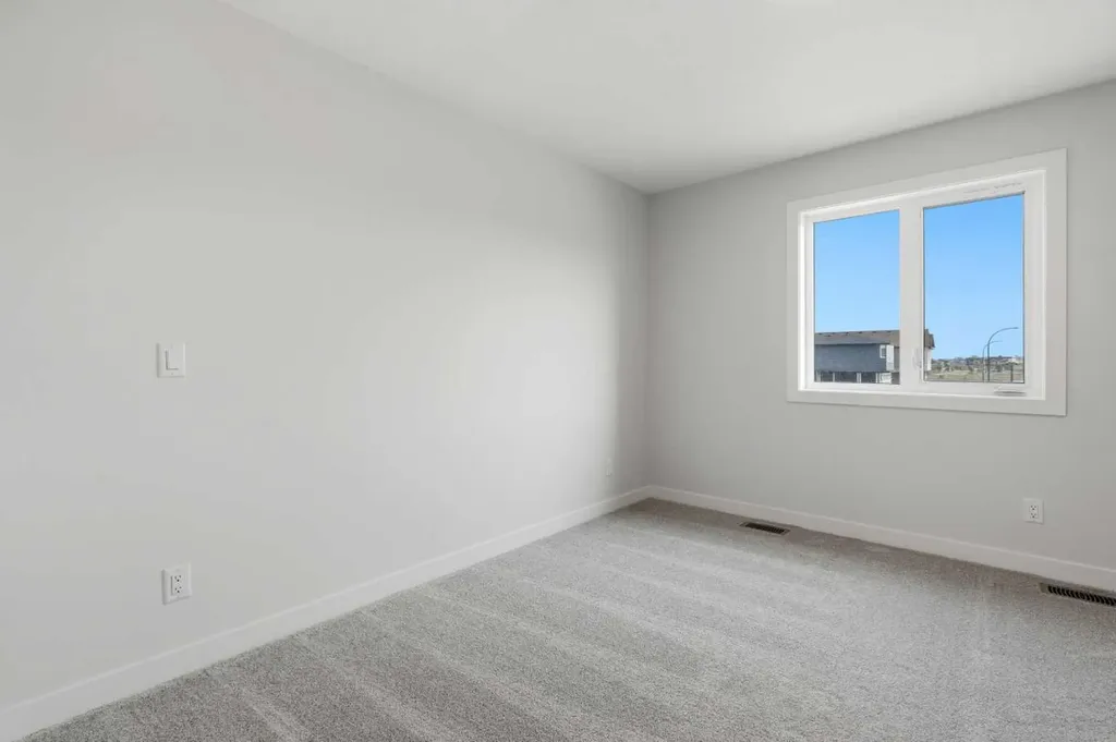 8581 Huxbury Drive NE Calgary AB T2A 4Y1