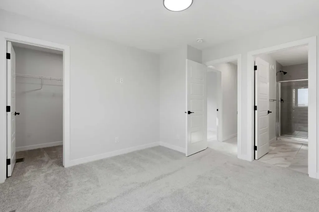 8581 Huxbury Drive NE Calgary AB T2A 4Y1