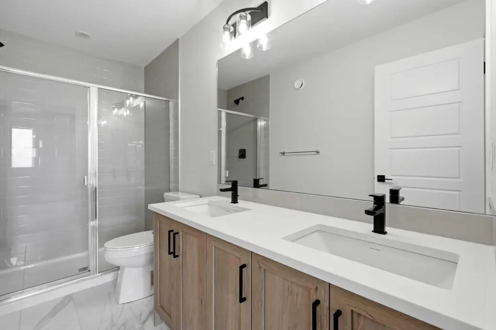 8581 Huxbury Drive NE Calgary AB T2A 4Y1