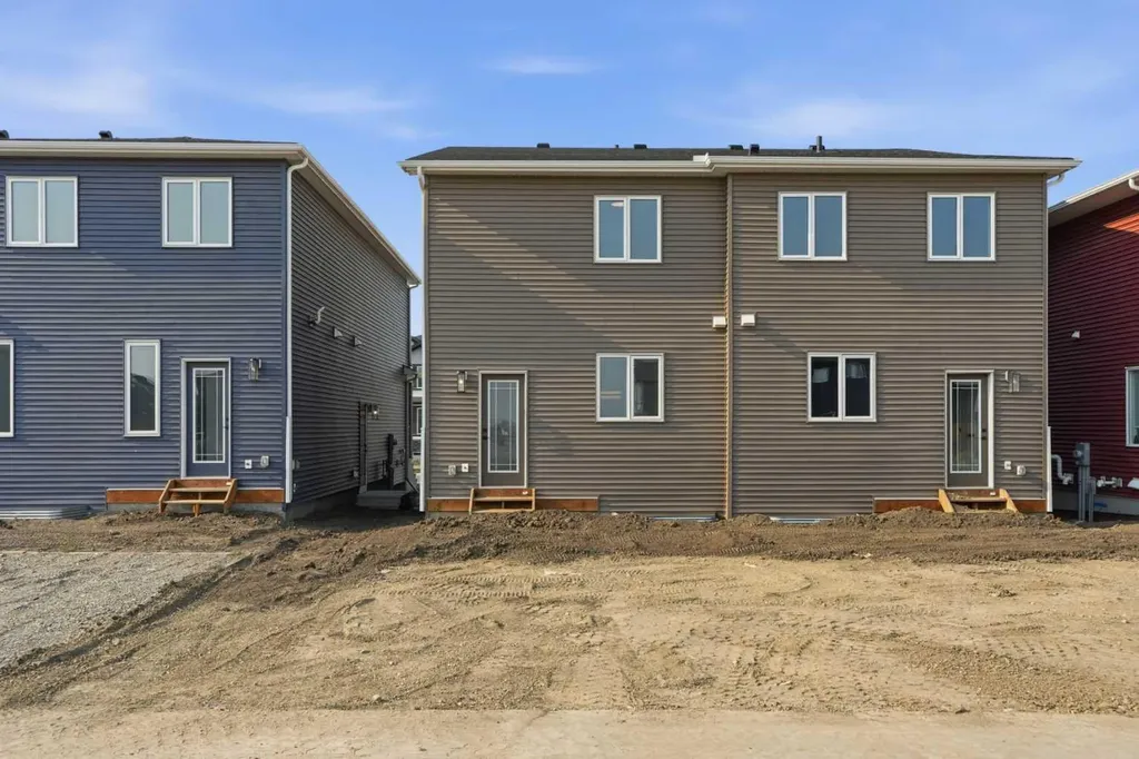 8581 Huxbury Drive NE Calgary AB T2A 4Y1