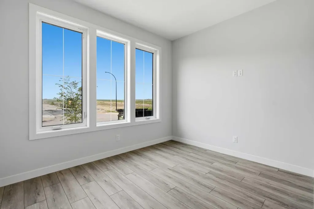 8581 Huxbury Drive NE Calgary AB T2A 4Y1