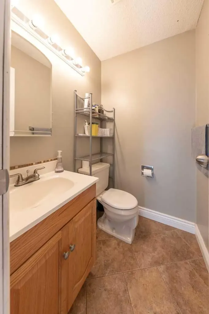 4705 52 Street Kitscoty AB T0B 2P0