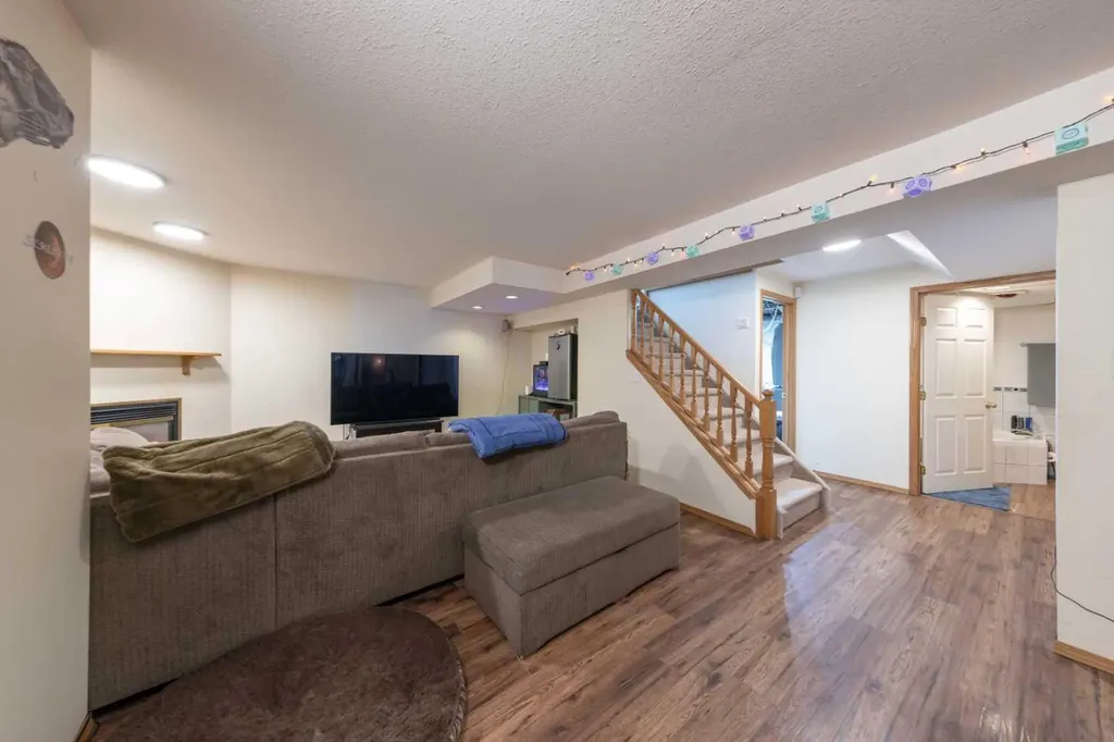 4705 52 Street Kitscoty AB T0B 2P0