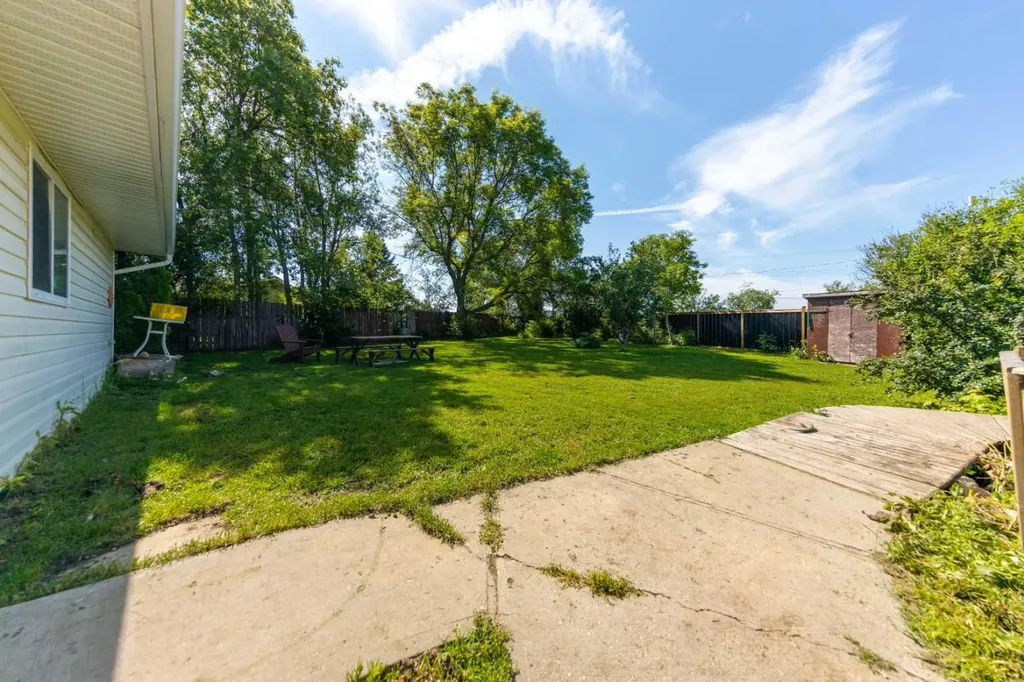 4705 52 Street Kitscoty AB T0B 2P0