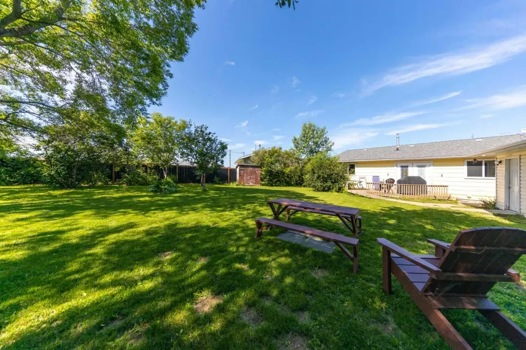 4705 52 Street Kitscoty AB T0B 2P0