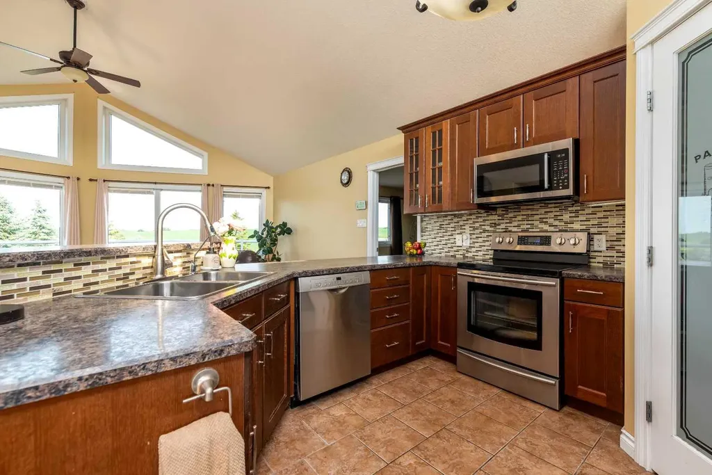 493082 Range Road 30 Rural Vermilion River County Of AB T0B 2P0