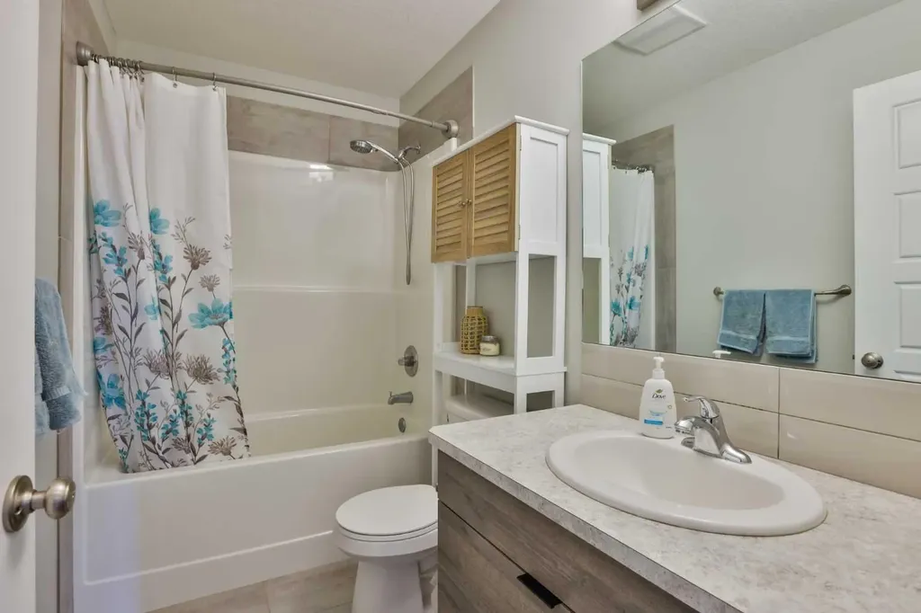 1002 Alice Birch Point N Lethbridge AB T1H 7B9