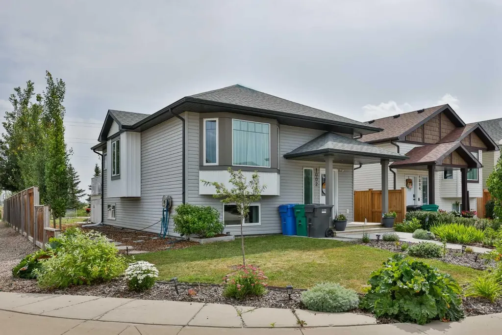 1002 Alice Birch Point N Lethbridge AB T1H 7B9