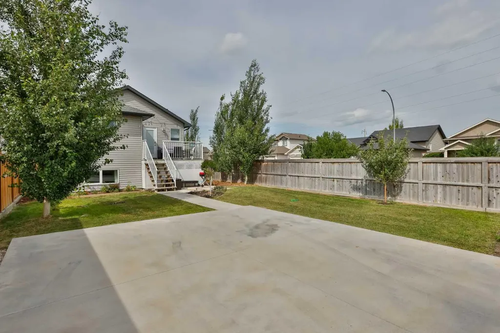 1002 Alice Birch Point N Lethbridge AB T1H 7B9