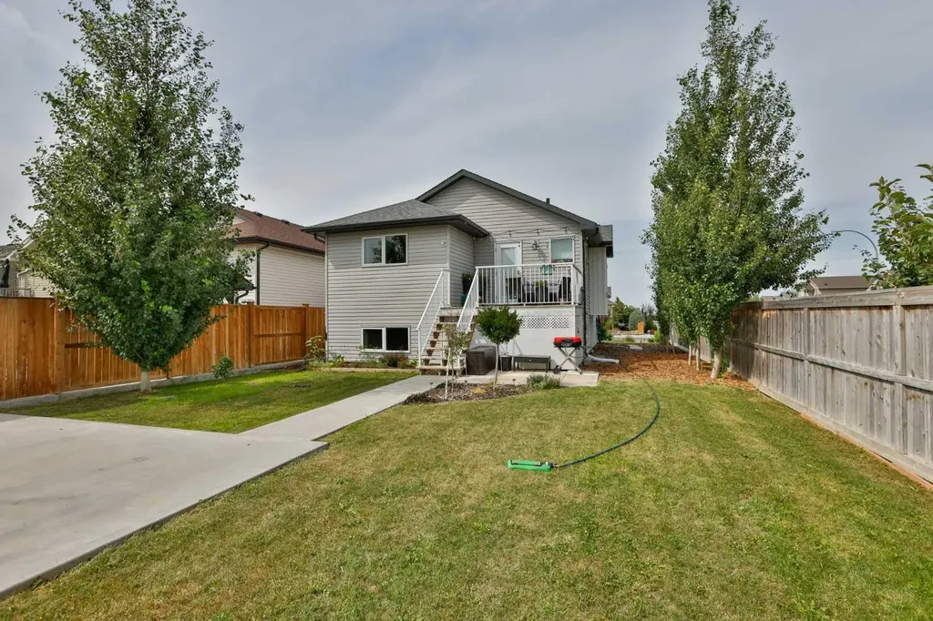 1002 Alice Birch Point N Lethbridge AB T1H 7B9