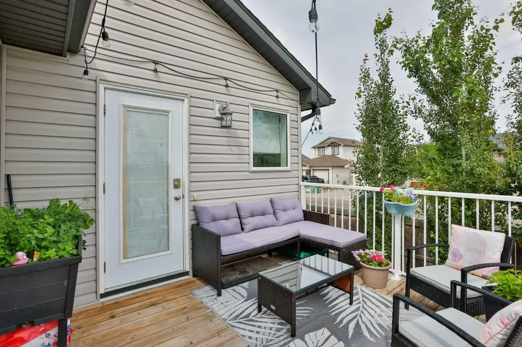 1002 Alice Birch Point N Lethbridge AB T1H 7B9