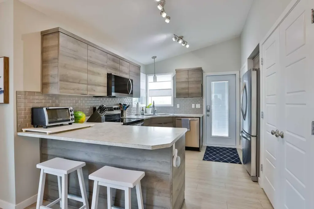 1002 Alice Birch Point N Lethbridge AB T1H 7B9