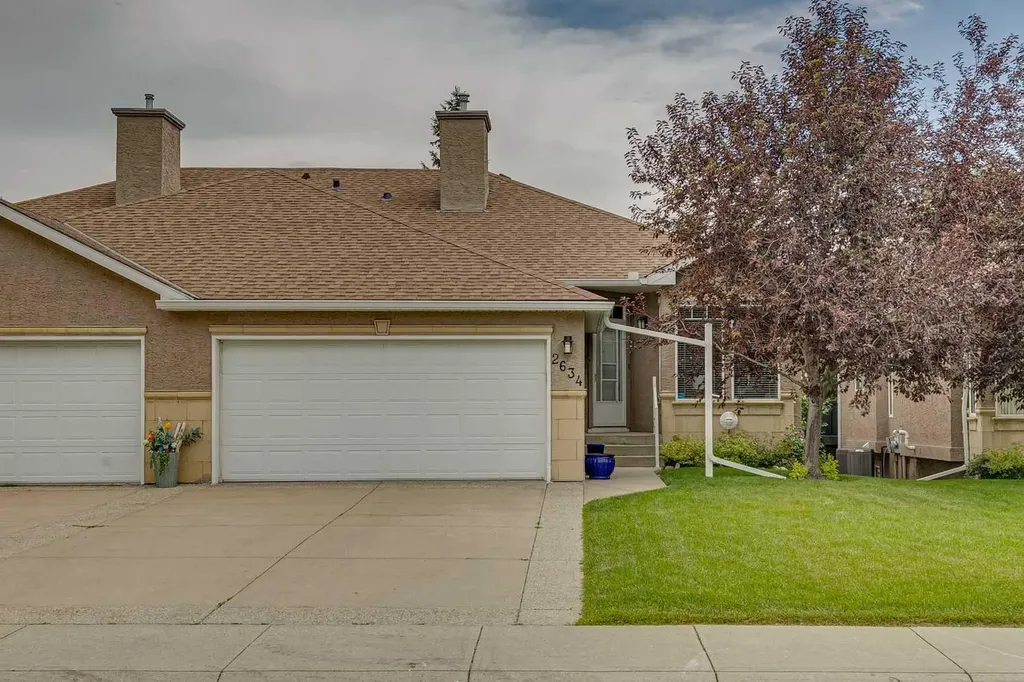 2634 Signal Hill Heights SW Calgary AB T3H 3P3