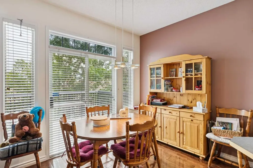 2634 Signal Hill Heights SW Calgary AB T3H 3P3