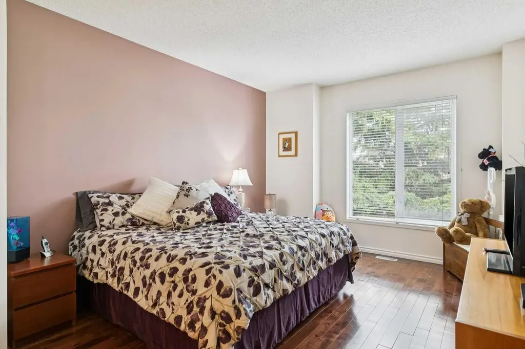 2634 Signal Hill Heights SW Calgary AB T3H 3P3
