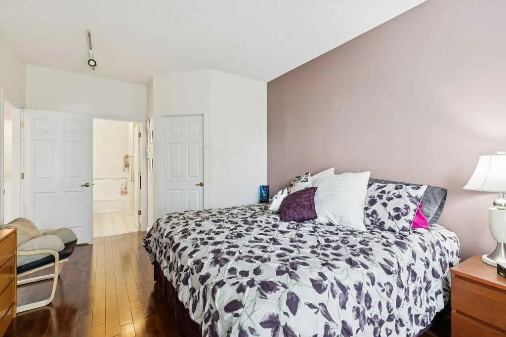 2634 Signal Hill Heights SW Calgary AB T3H 3P3