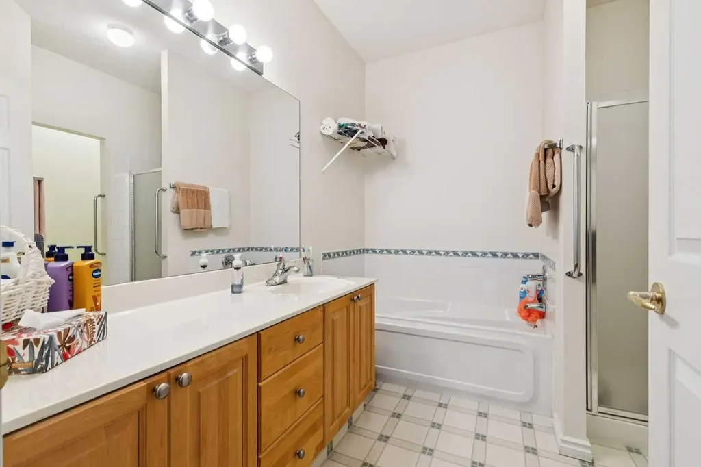 2634 Signal Hill Heights SW Calgary AB T3H 3P3