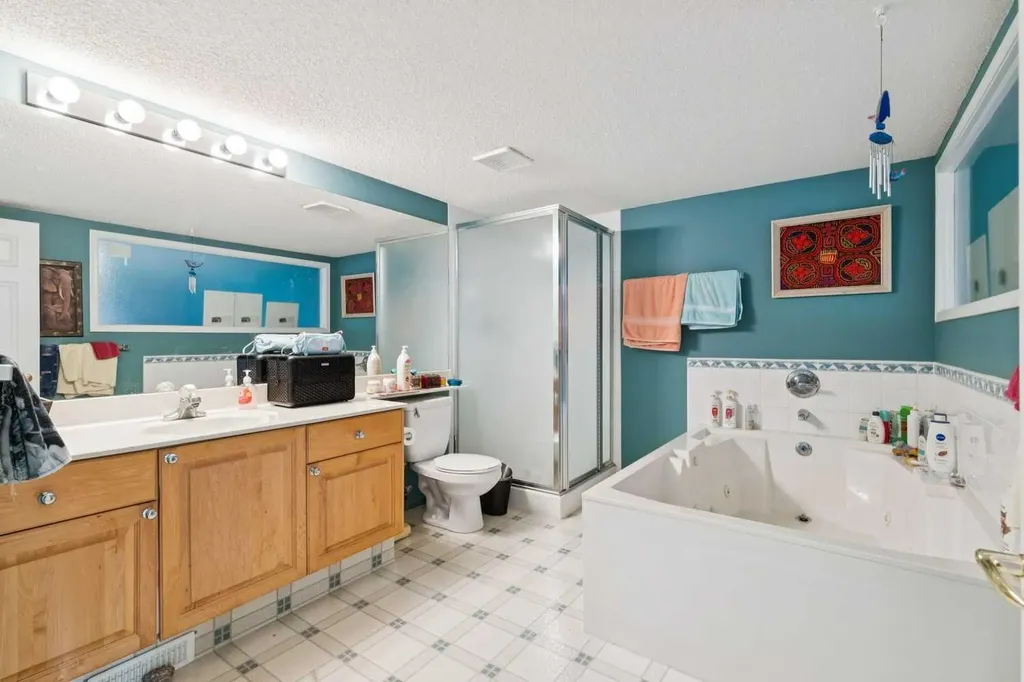 2634 Signal Hill Heights SW Calgary AB T3H 3P3
