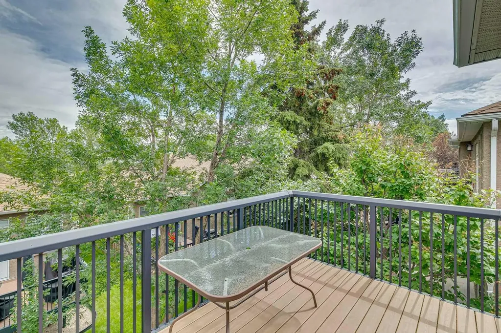 2634 Signal Hill Heights SW Calgary AB T3H 3P3