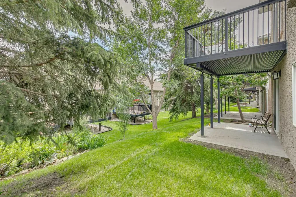 2634 Signal Hill Heights SW Calgary AB T3H 3P3