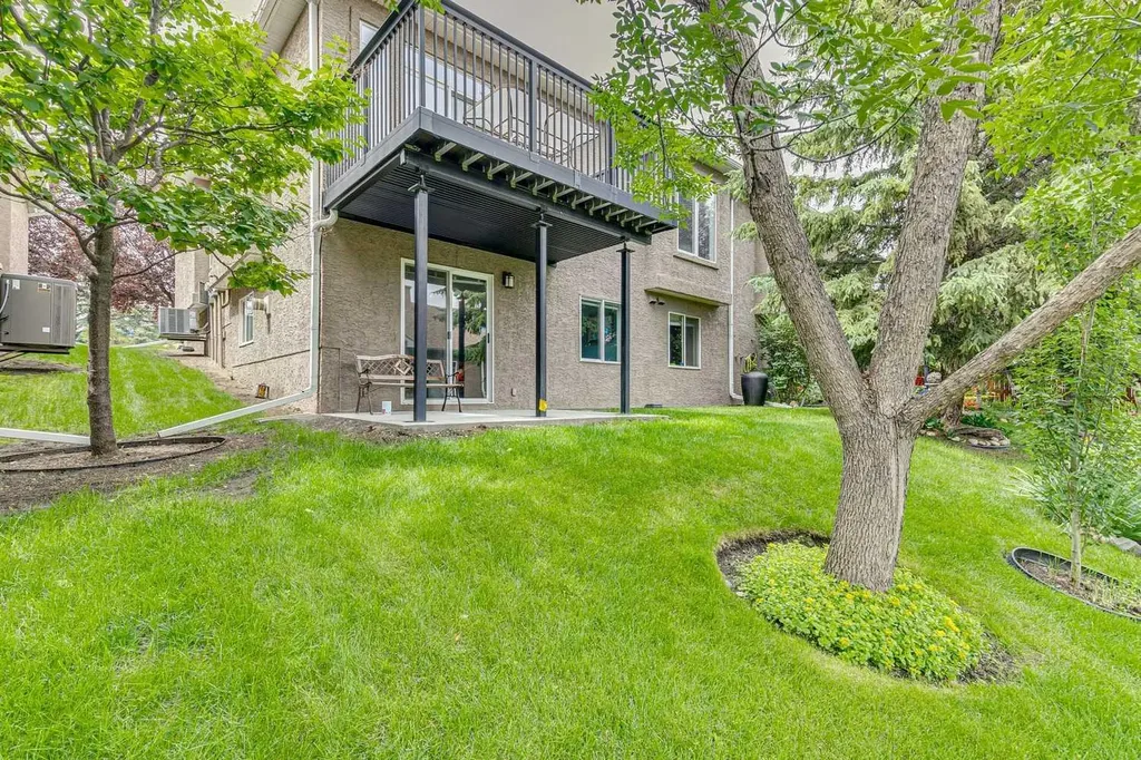 2634 Signal Hill Heights SW Calgary AB T3H 3P3